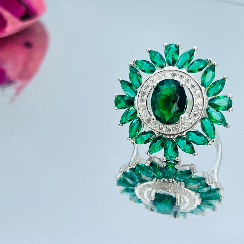 Magnificent Rich green emerald silver ring s925